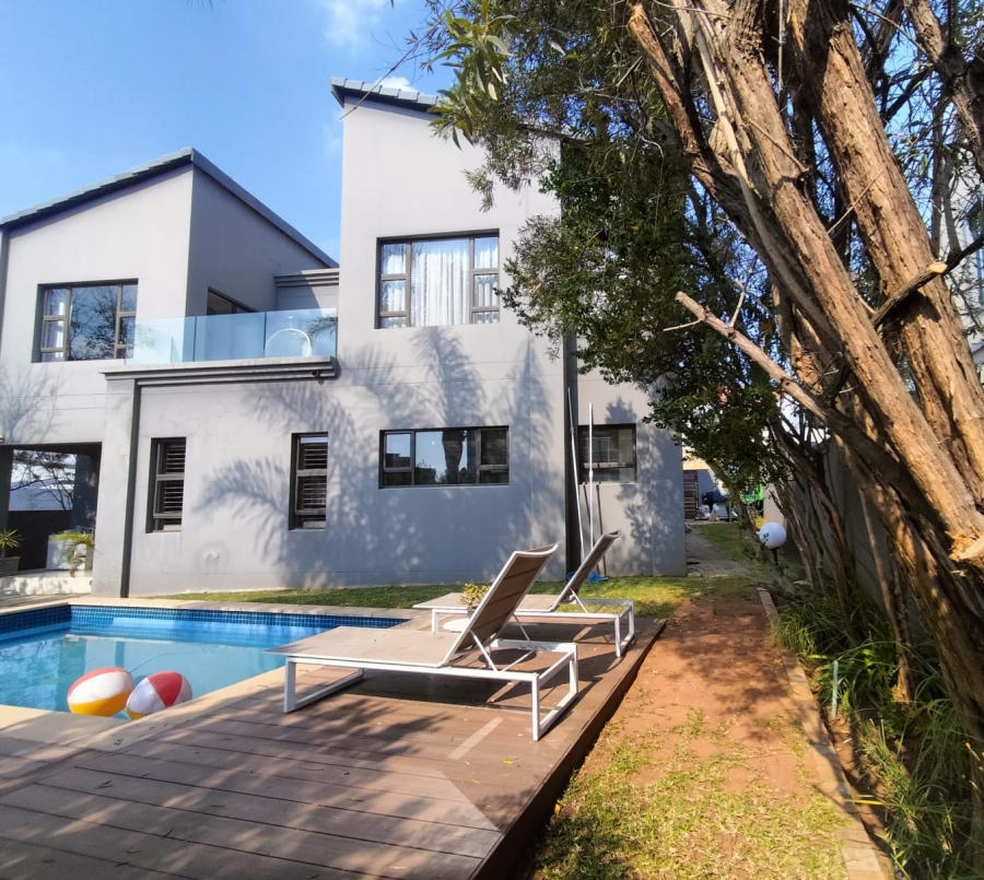 5 Bedroom Property for Sale in Beverley Gauteng