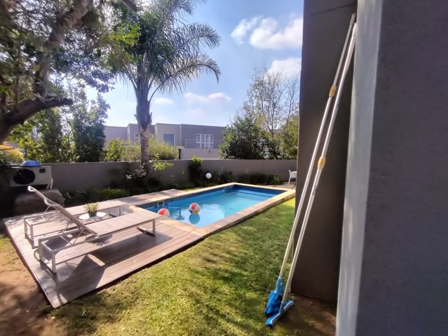 5 Bedroom Property for Sale in Beverley Gauteng