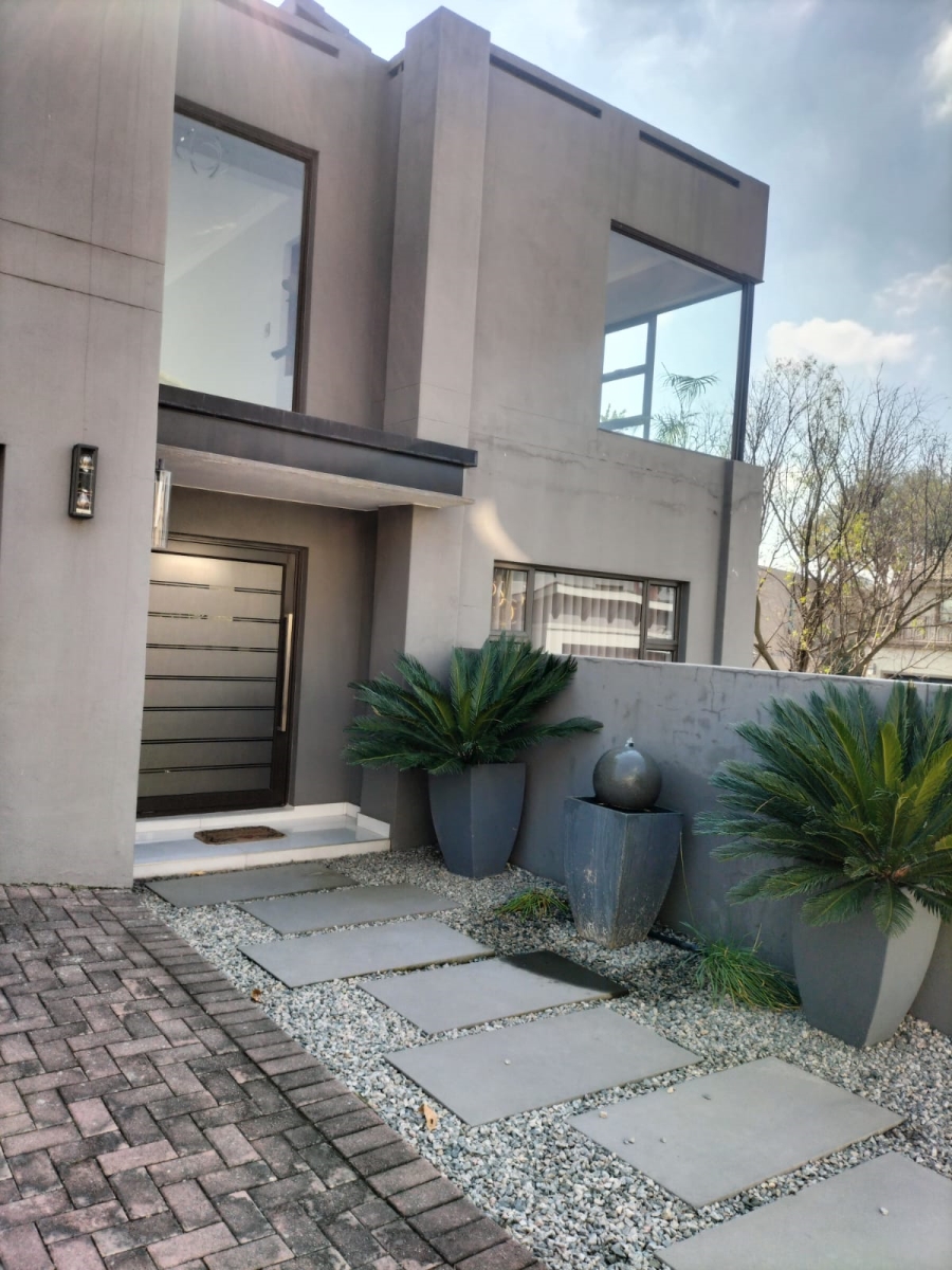 5 Bedroom Property for Sale in Beverley Gauteng