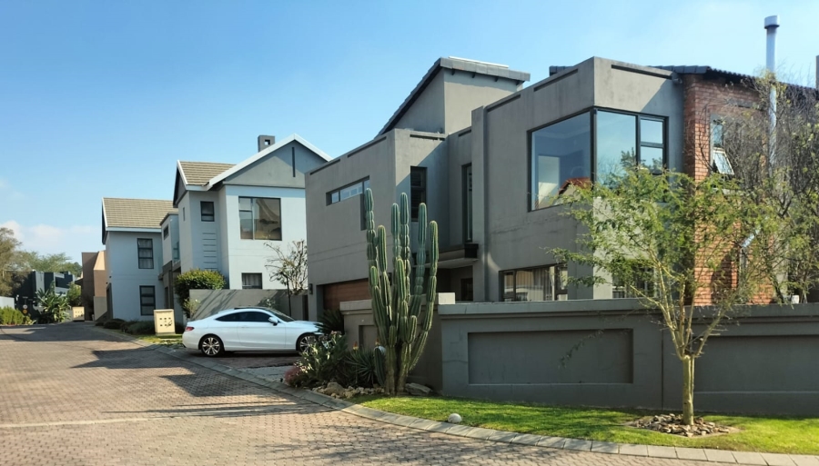 5 Bedroom Property for Sale in Beverley Gauteng