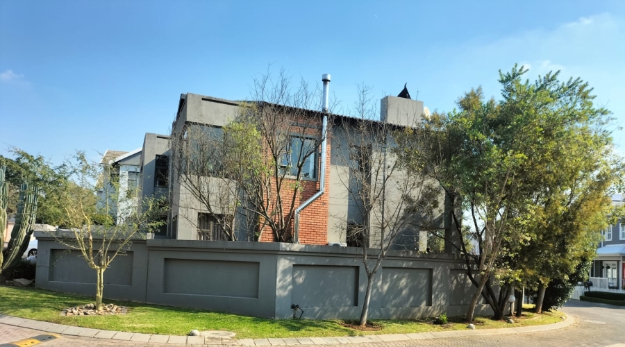 5 Bedroom Property for Sale in Beverley Gauteng