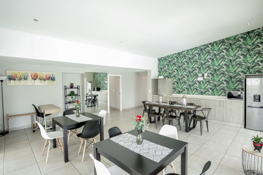 To Let 2 Bedroom Property for Rent in Broadacres Gauteng