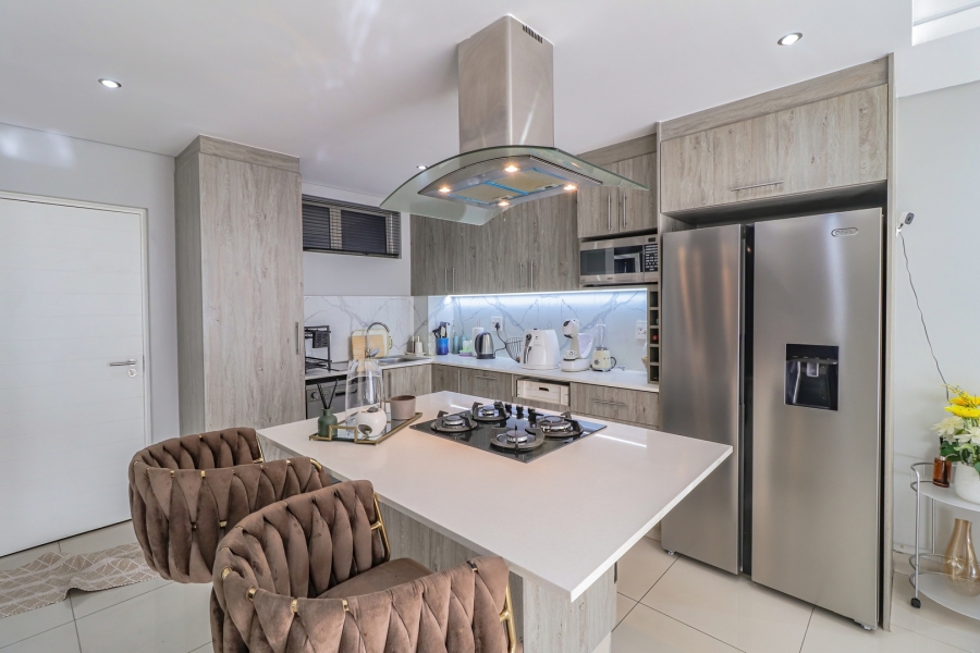 To Let 2 Bedroom Property for Rent in Broadacres Gauteng