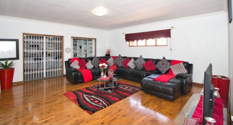 4 Bedroom Property for Sale in Van Riebeeck Park Gauteng