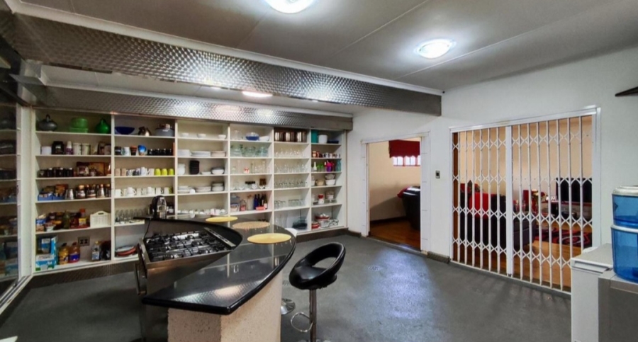 4 Bedroom Property for Sale in Van Riebeeck Park Gauteng