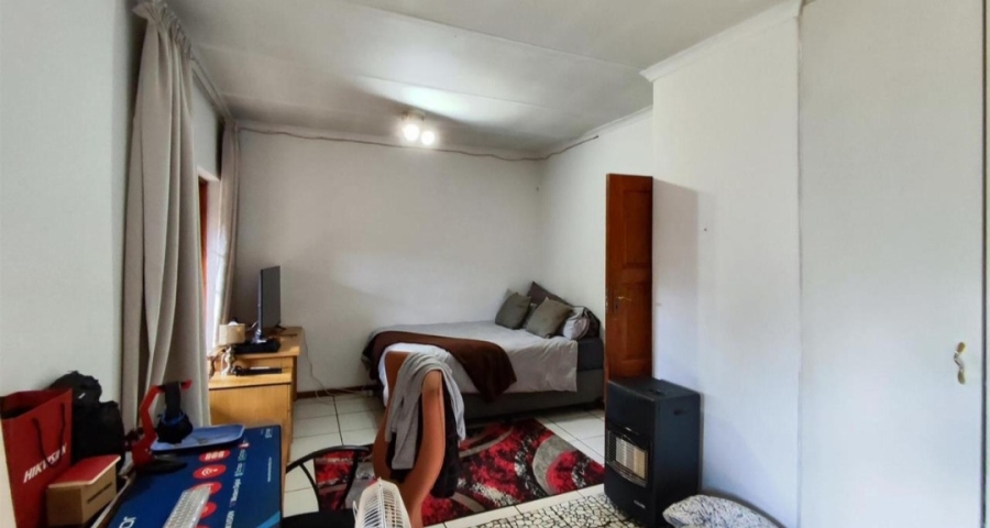4 Bedroom Property for Sale in Van Riebeeck Park Gauteng