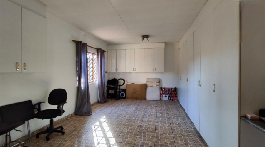 4 Bedroom Property for Sale in Van Riebeeck Park Gauteng