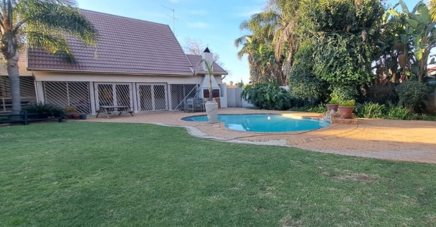 4 Bedroom Property for Sale in Van Riebeeck Park Gauteng