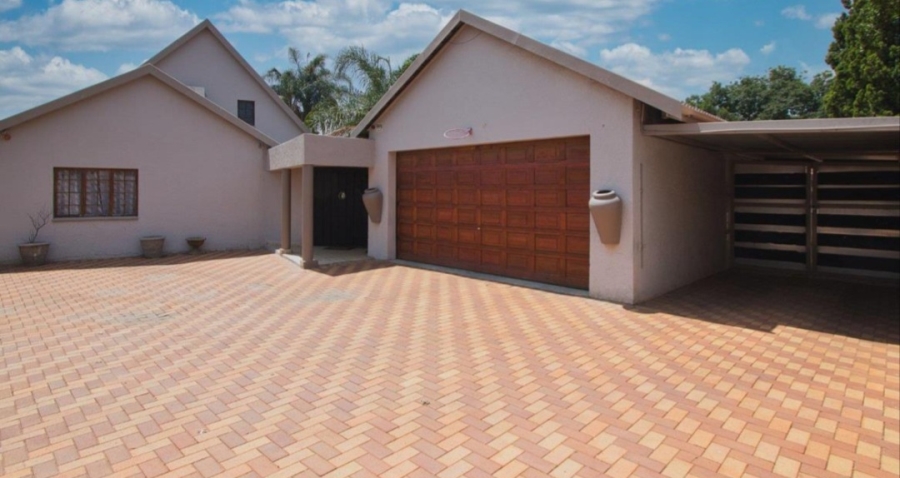 4 Bedroom Property for Sale in Van Riebeeck Park Gauteng