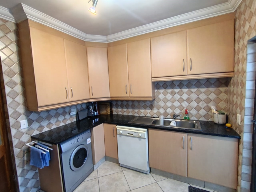 3 Bedroom Property for Sale in Lakefield Gauteng