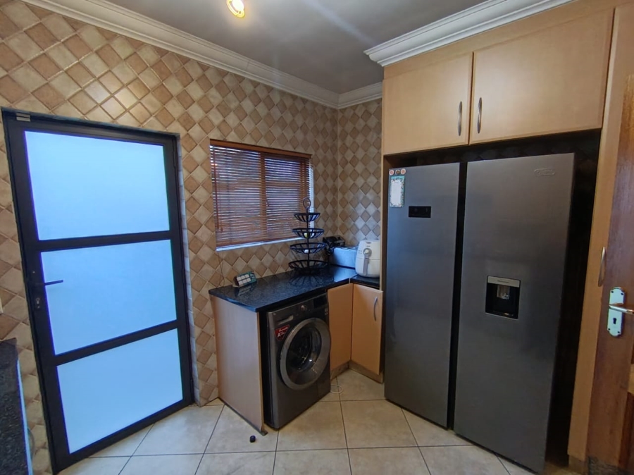 3 Bedroom Property for Sale in Lakefield Gauteng
