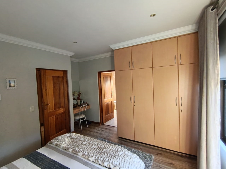 3 Bedroom Property for Sale in Lakefield Gauteng