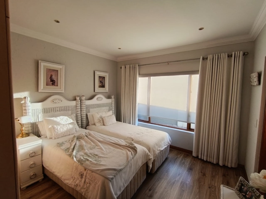 3 Bedroom Property for Sale in Lakefield Gauteng
