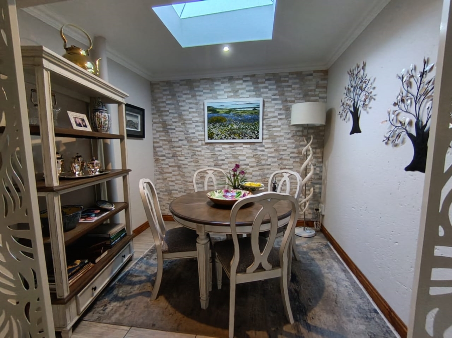 3 Bedroom Property for Sale in Lakefield Gauteng