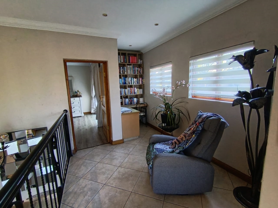 3 Bedroom Property for Sale in Lakefield Gauteng