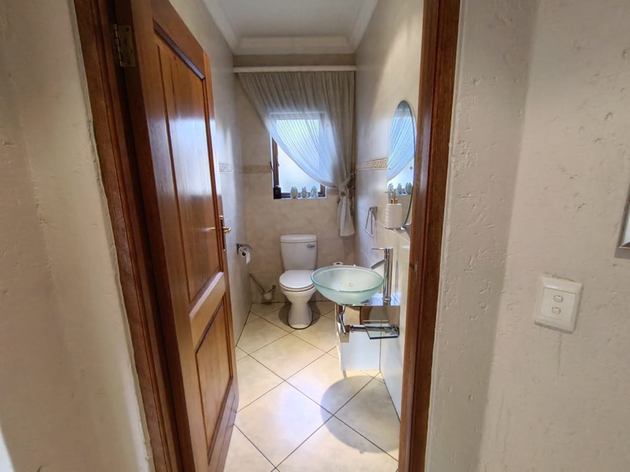 3 Bedroom Property for Sale in Lakefield Gauteng