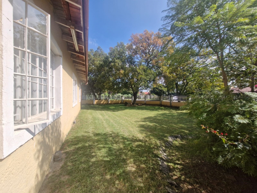 5 Bedroom Property for Sale in Mackenzie Park Gauteng