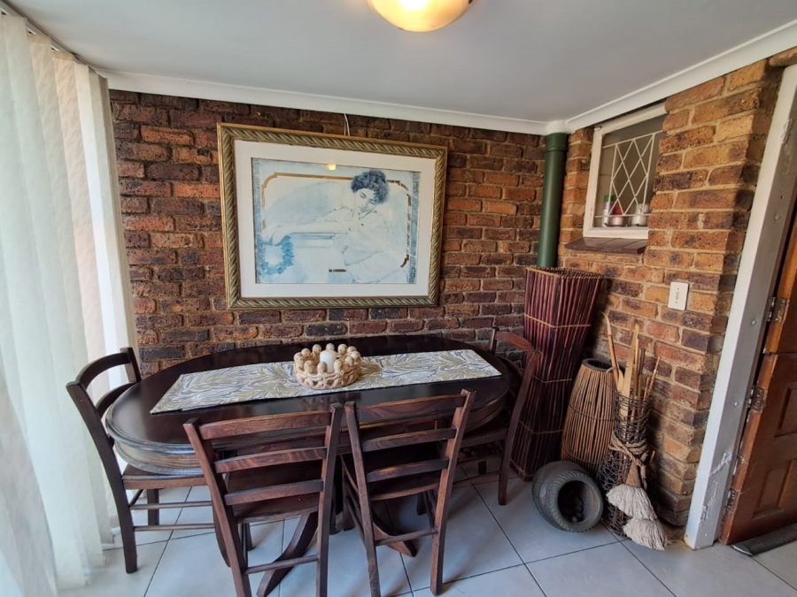 2 Bedroom Property for Sale in Dayanglen Gauteng