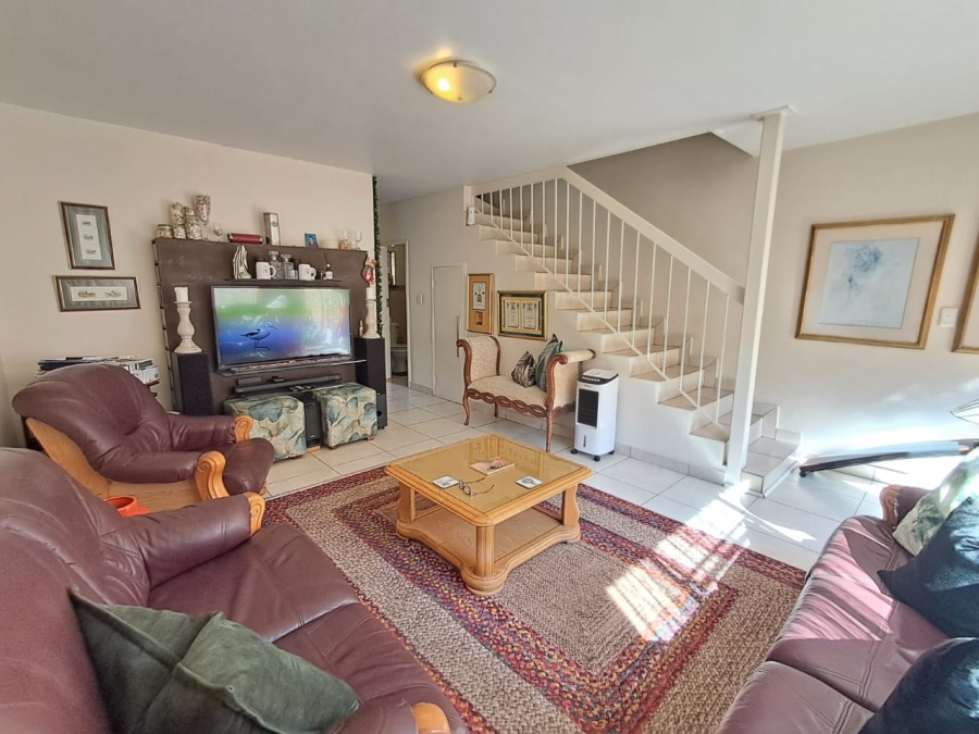 2 Bedroom Property for Sale in Dayanglen Gauteng