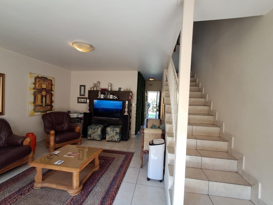 2 Bedroom Property for Sale in Dayanglen Gauteng