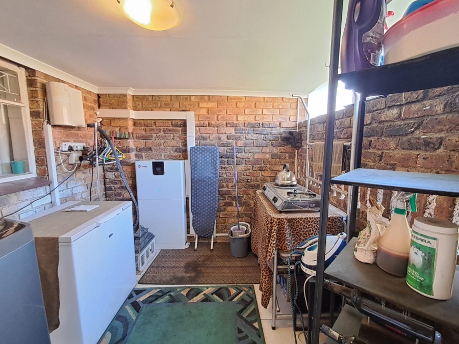 2 Bedroom Property for Sale in Dayanglen Gauteng