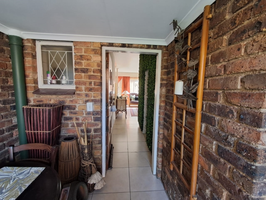 2 Bedroom Property for Sale in Dayanglen Gauteng