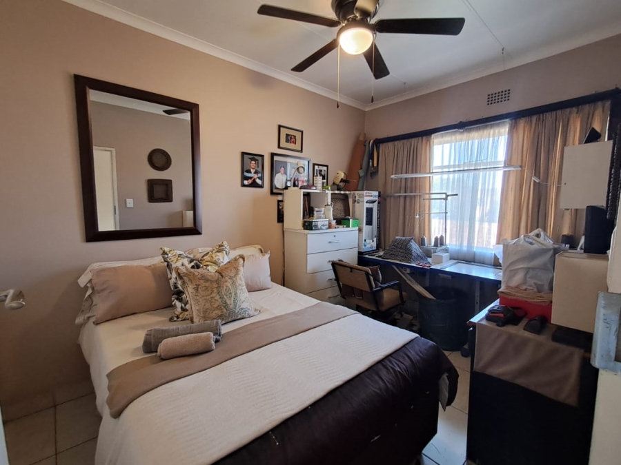 2 Bedroom Property for Sale in Dayanglen Gauteng