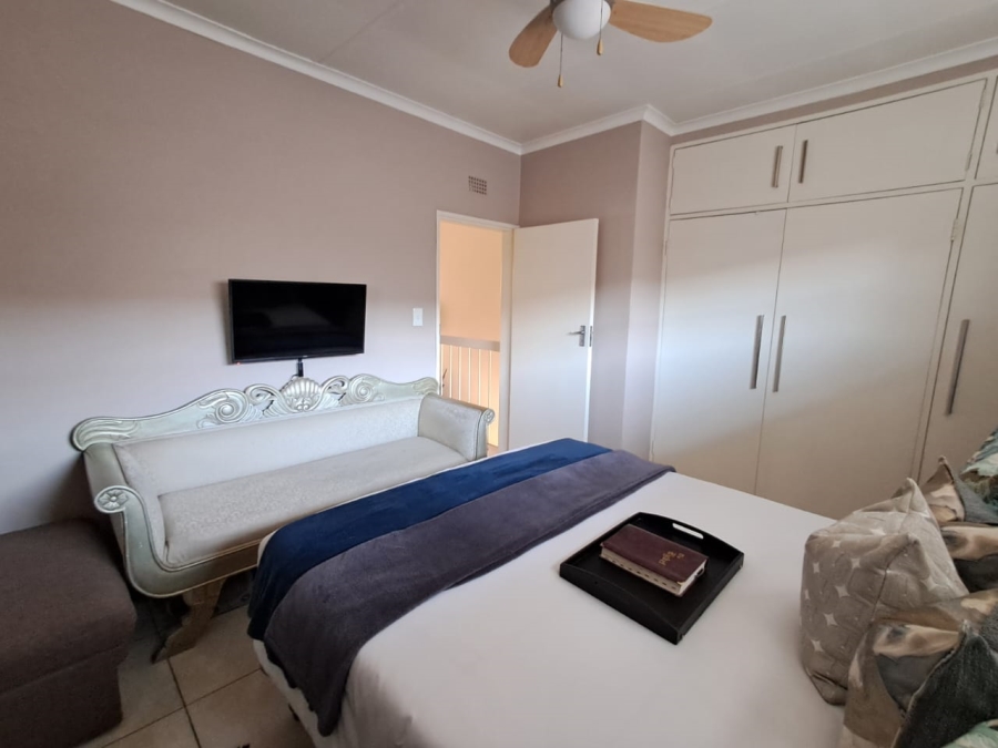 2 Bedroom Property for Sale in Dayanglen Gauteng
