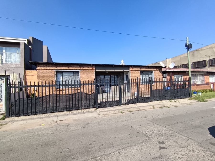 7 Bedroom Property for Sale in Actonville Gauteng