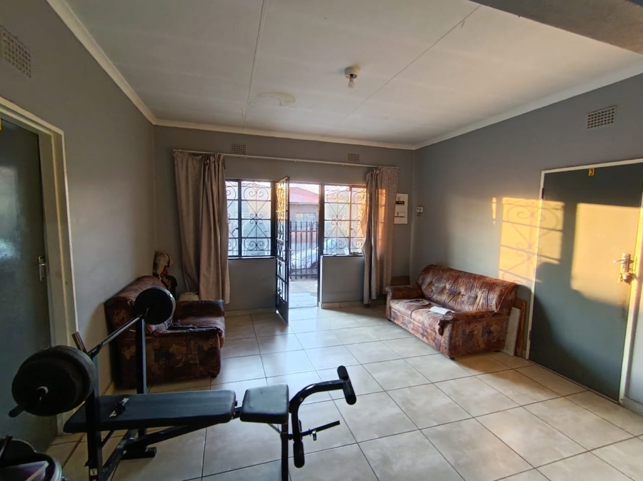 7 Bedroom Property for Sale in Actonville Gauteng