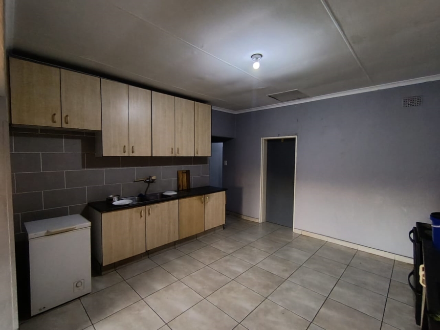 7 Bedroom Property for Sale in Actonville Gauteng