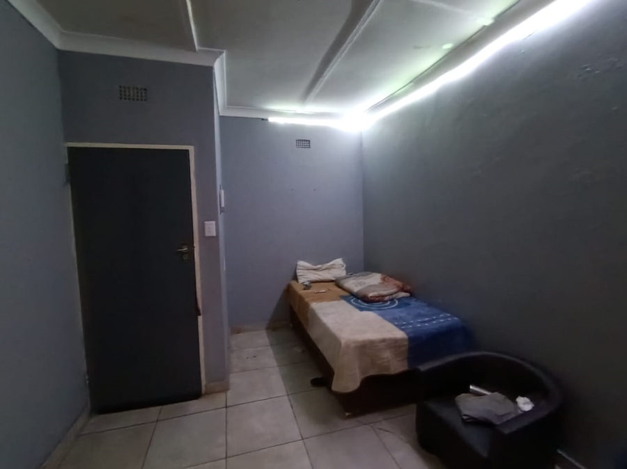 7 Bedroom Property for Sale in Actonville Gauteng