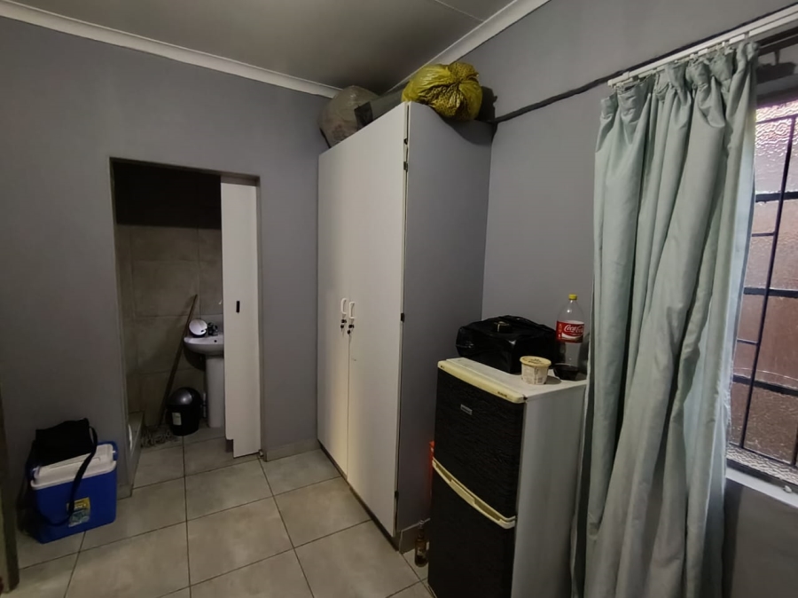 7 Bedroom Property for Sale in Actonville Gauteng