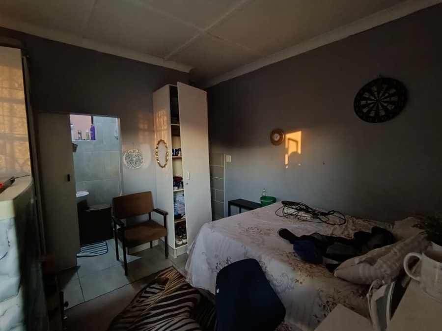 7 Bedroom Property for Sale in Actonville Gauteng