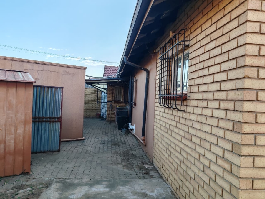 3 Bedroom Property for Sale in Bakerton Gauteng
