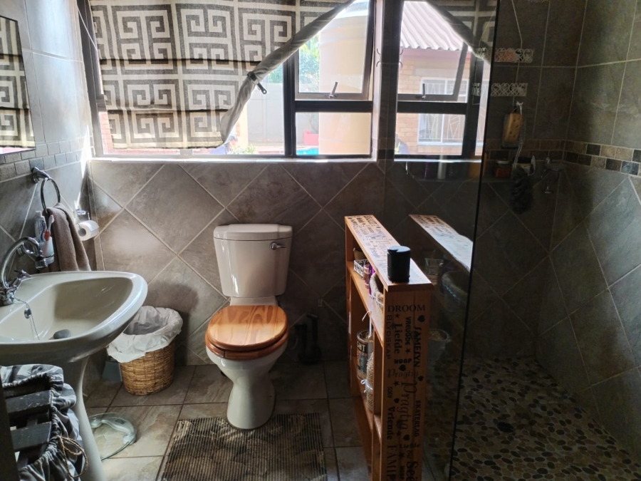 3 Bedroom Property for Sale in Casseldale Gauteng
