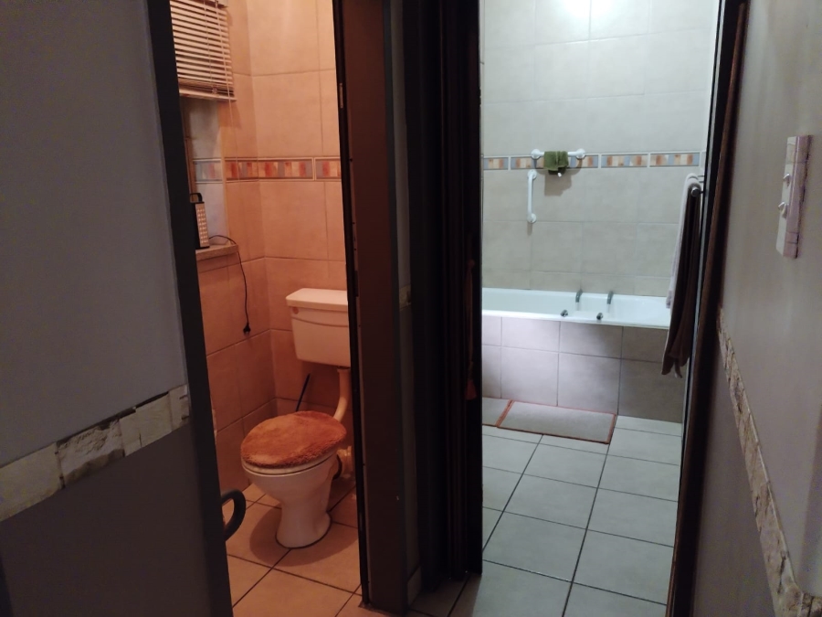 3 Bedroom Property for Sale in Casseldale Gauteng