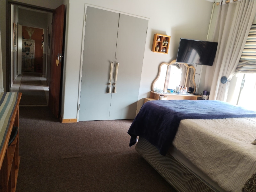 3 Bedroom Property for Sale in Casseldale Gauteng
