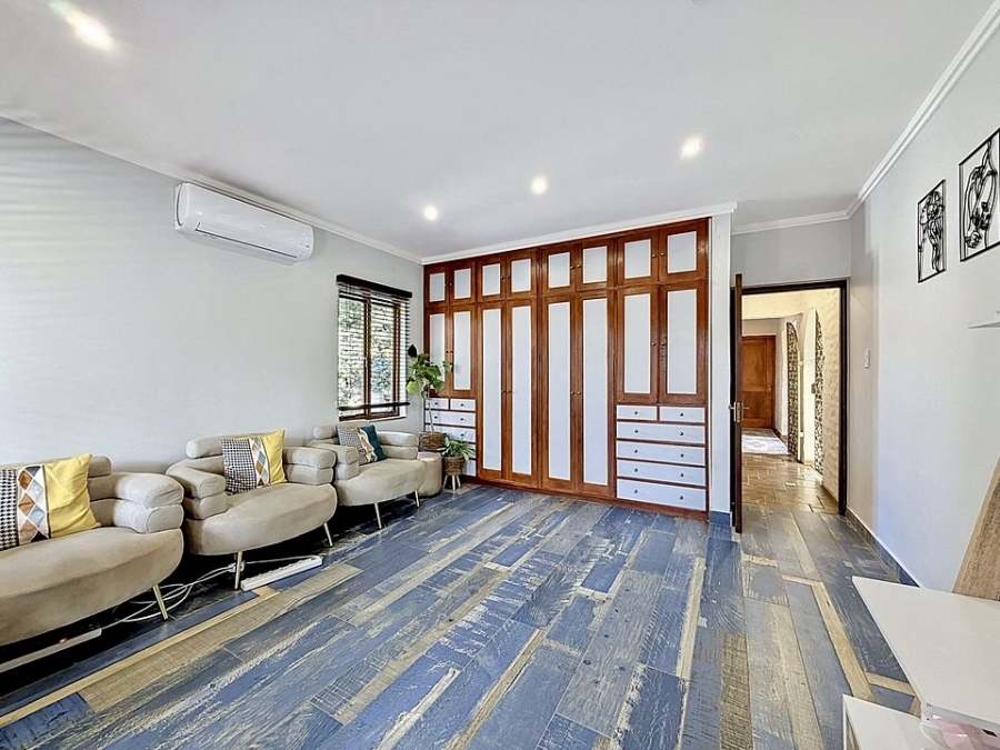 6 Bedroom Property for Sale in Waterkloof Ridge Gauteng