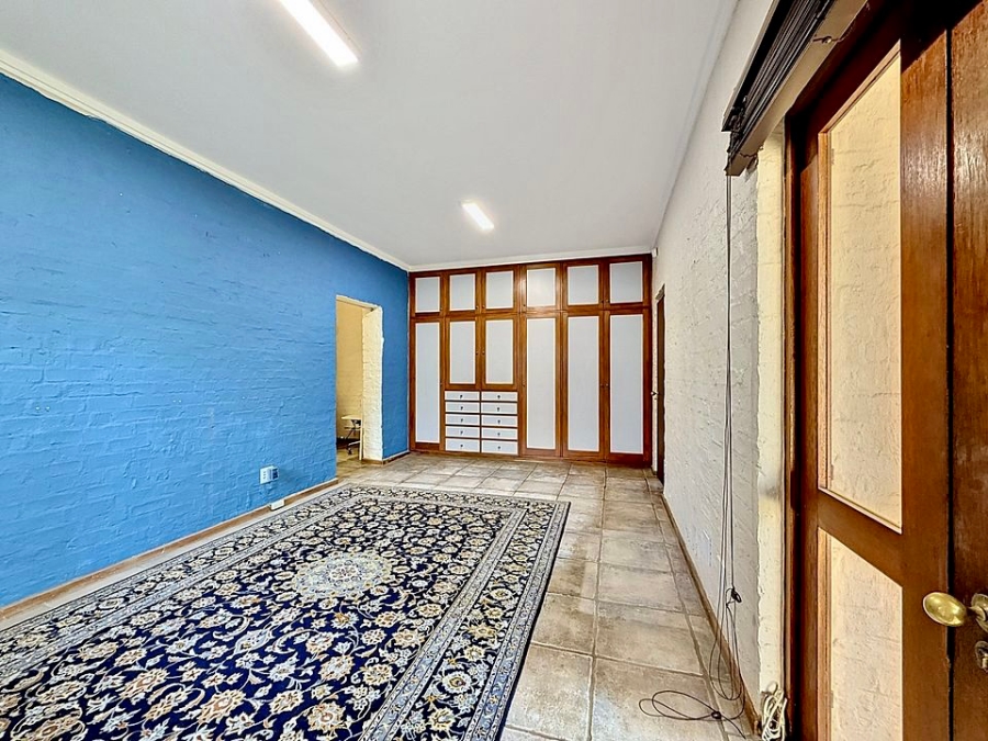 6 Bedroom Property for Sale in Waterkloof Ridge Gauteng