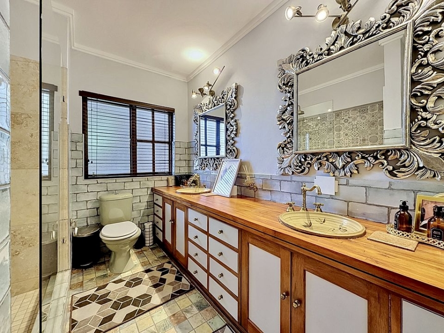 6 Bedroom Property for Sale in Waterkloof Ridge Gauteng
