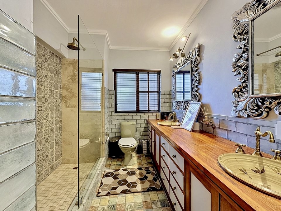 6 Bedroom Property for Sale in Waterkloof Ridge Gauteng