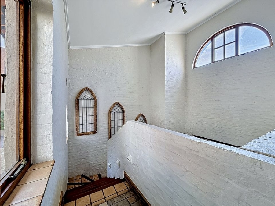 6 Bedroom Property for Sale in Waterkloof Ridge Gauteng