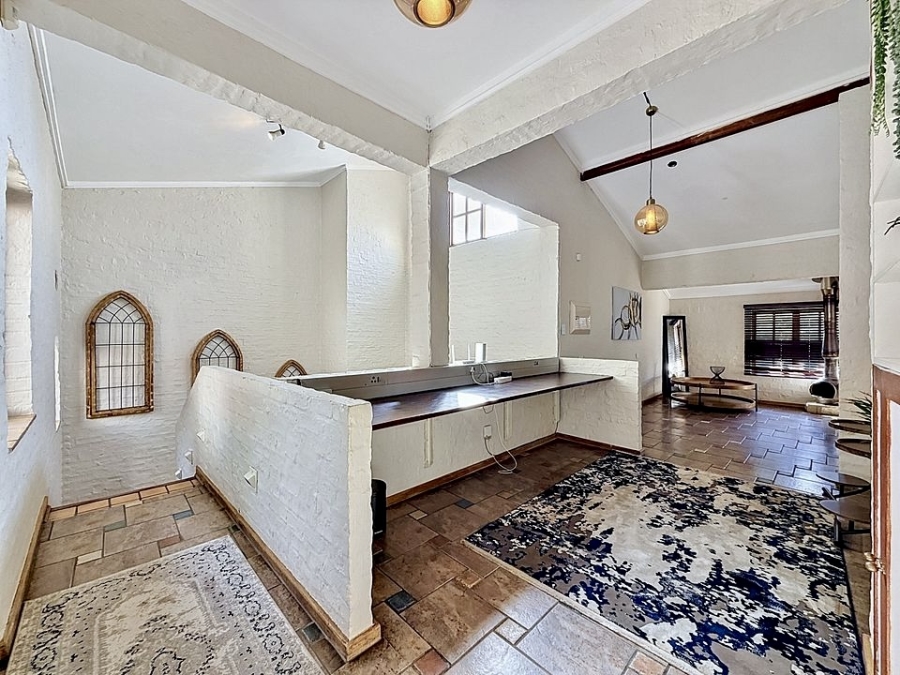 6 Bedroom Property for Sale in Waterkloof Ridge Gauteng