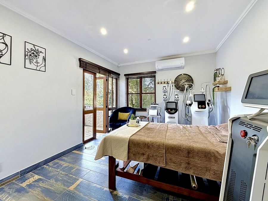 6 Bedroom Property for Sale in Waterkloof Ridge Gauteng