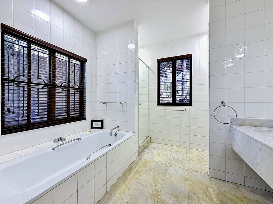 6 Bedroom Property for Sale in Waterkloof Ridge Gauteng