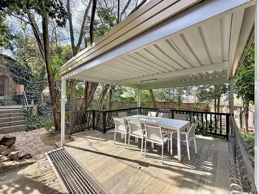 6 Bedroom Property for Sale in Waterkloof Ridge Gauteng