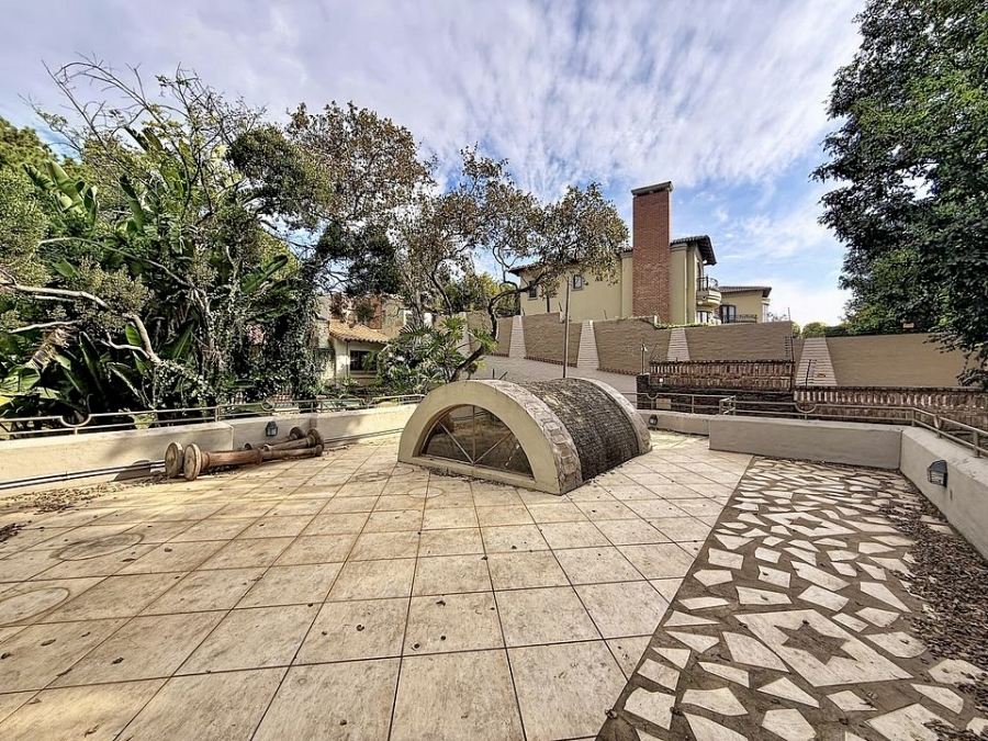 6 Bedroom Property for Sale in Waterkloof Ridge Gauteng