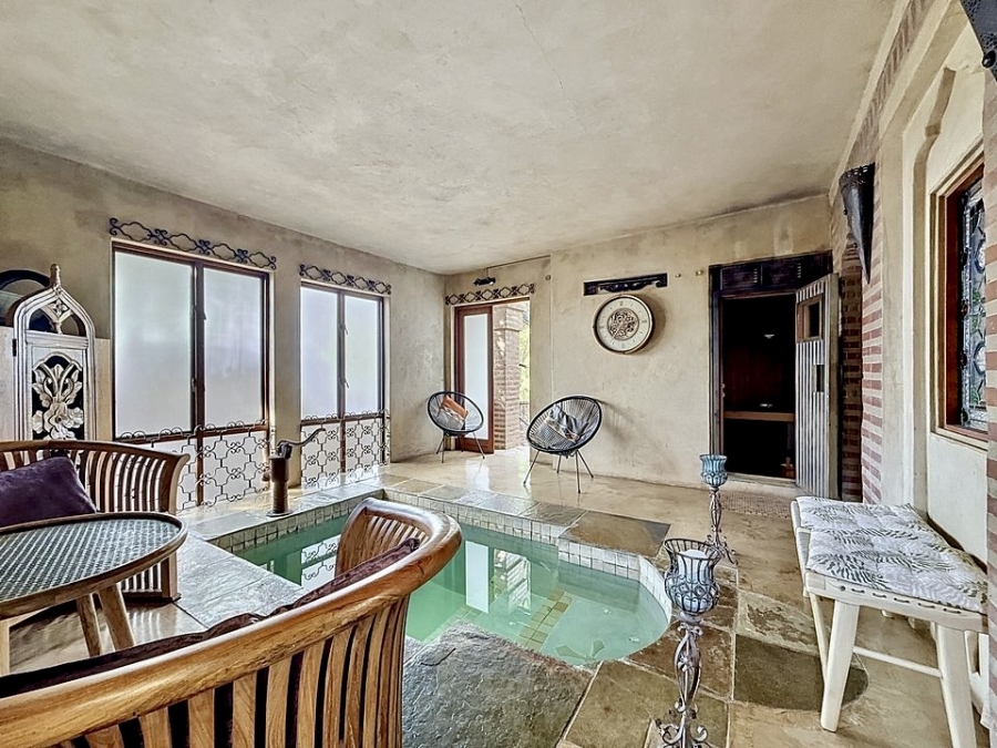 6 Bedroom Property for Sale in Waterkloof Ridge Gauteng