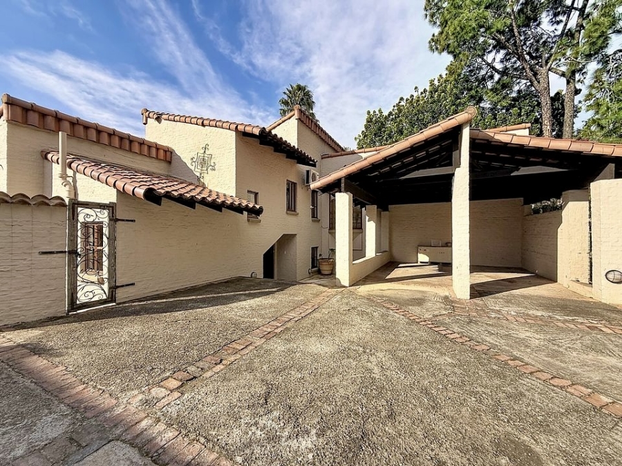 6 Bedroom Property for Sale in Waterkloof Ridge Gauteng